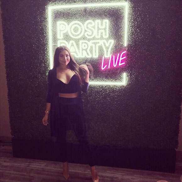 MEET YOUR SELLER💕 - Picture 7 of 8